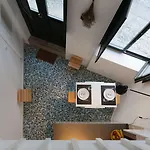 Youropo - Typical House Appartement