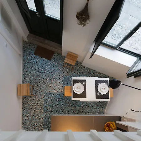 Youropo - Typical House Daire
