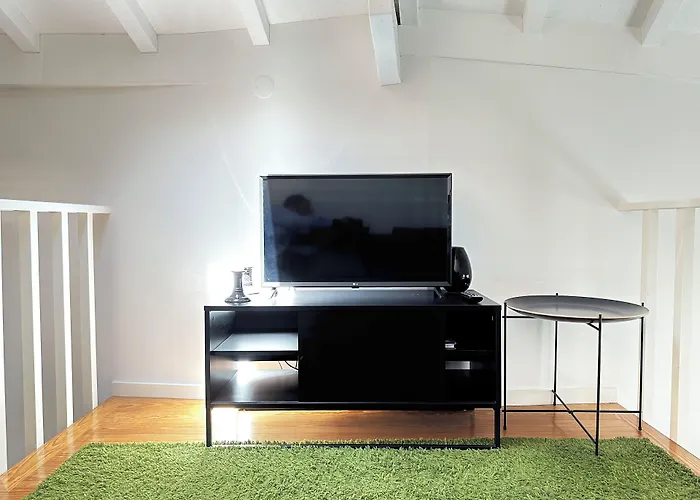 Youropo - Typical House * بورتو