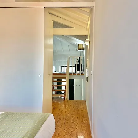 Youropo - Typical House * Порту