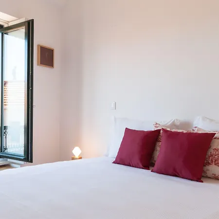 Youropo - Typical House * Порту