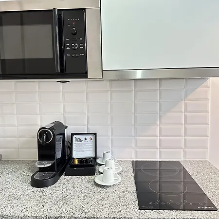 Youropo - Typical House * Порту